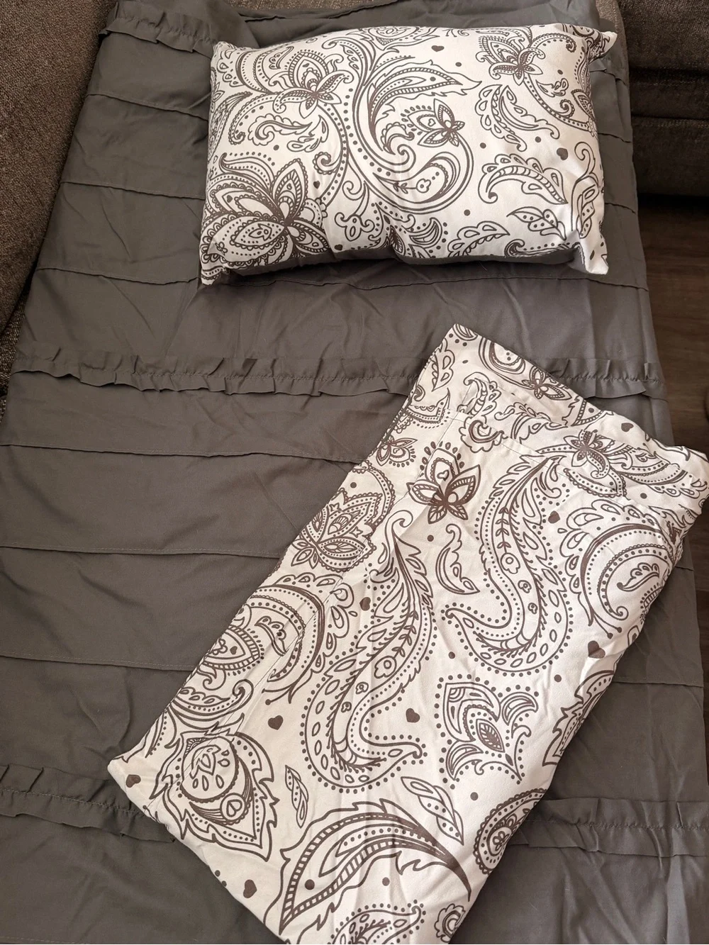 Gray Floral Paisley Reversible King Size Duvet Cover Set